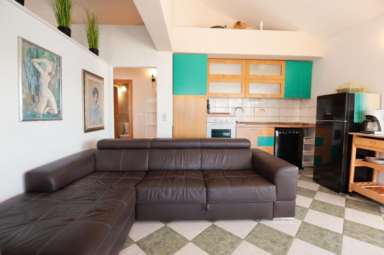 Apartments Gordana Lokva Rogoznica Ngoại thất bức ảnh