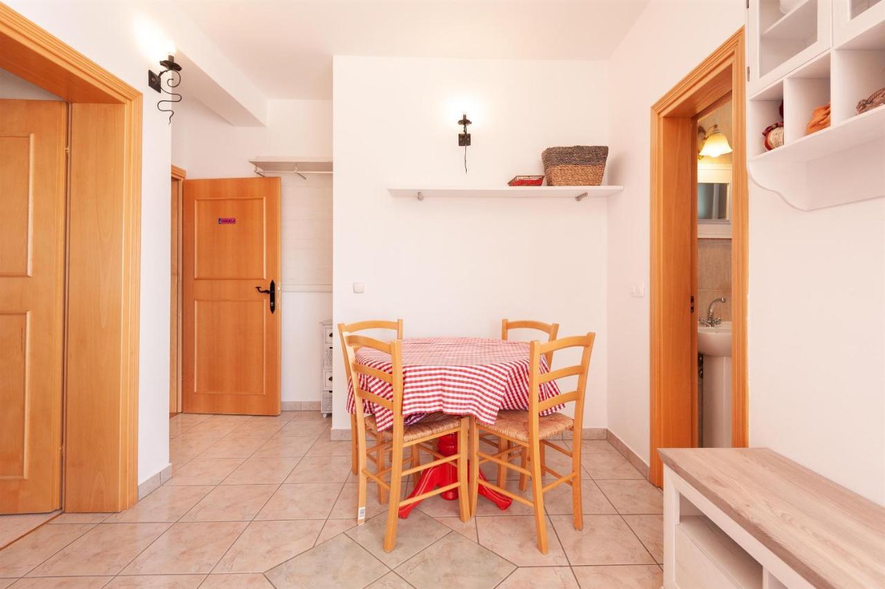 Apartments Gordana Lokva Rogoznica Ngoại thất bức ảnh
