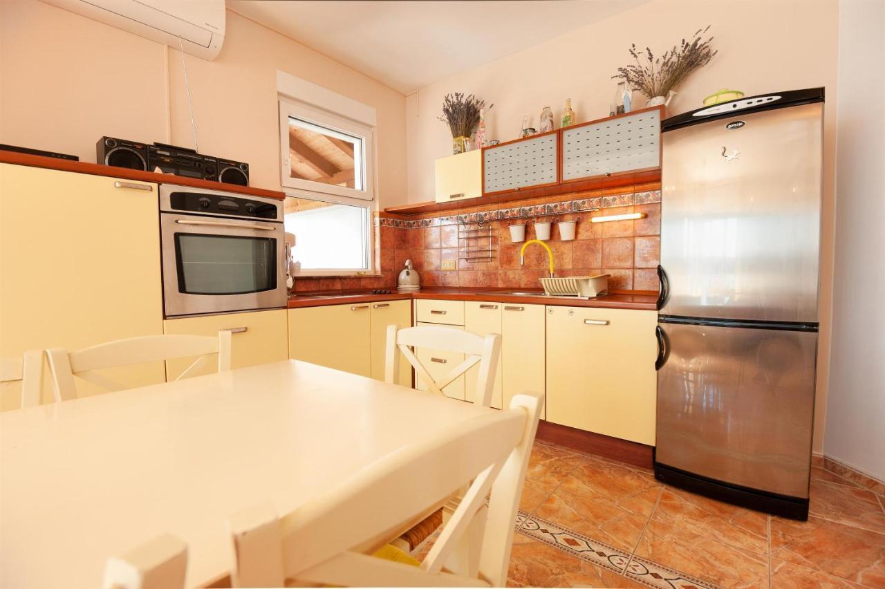 Apartments Gordana Lokva Rogoznica Ngoại thất bức ảnh