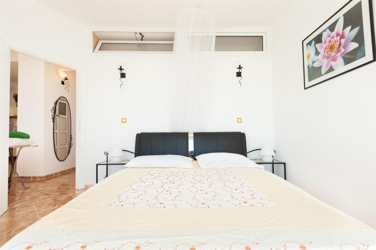 Apartments Gordana Lokva Rogoznica Ngoại thất bức ảnh