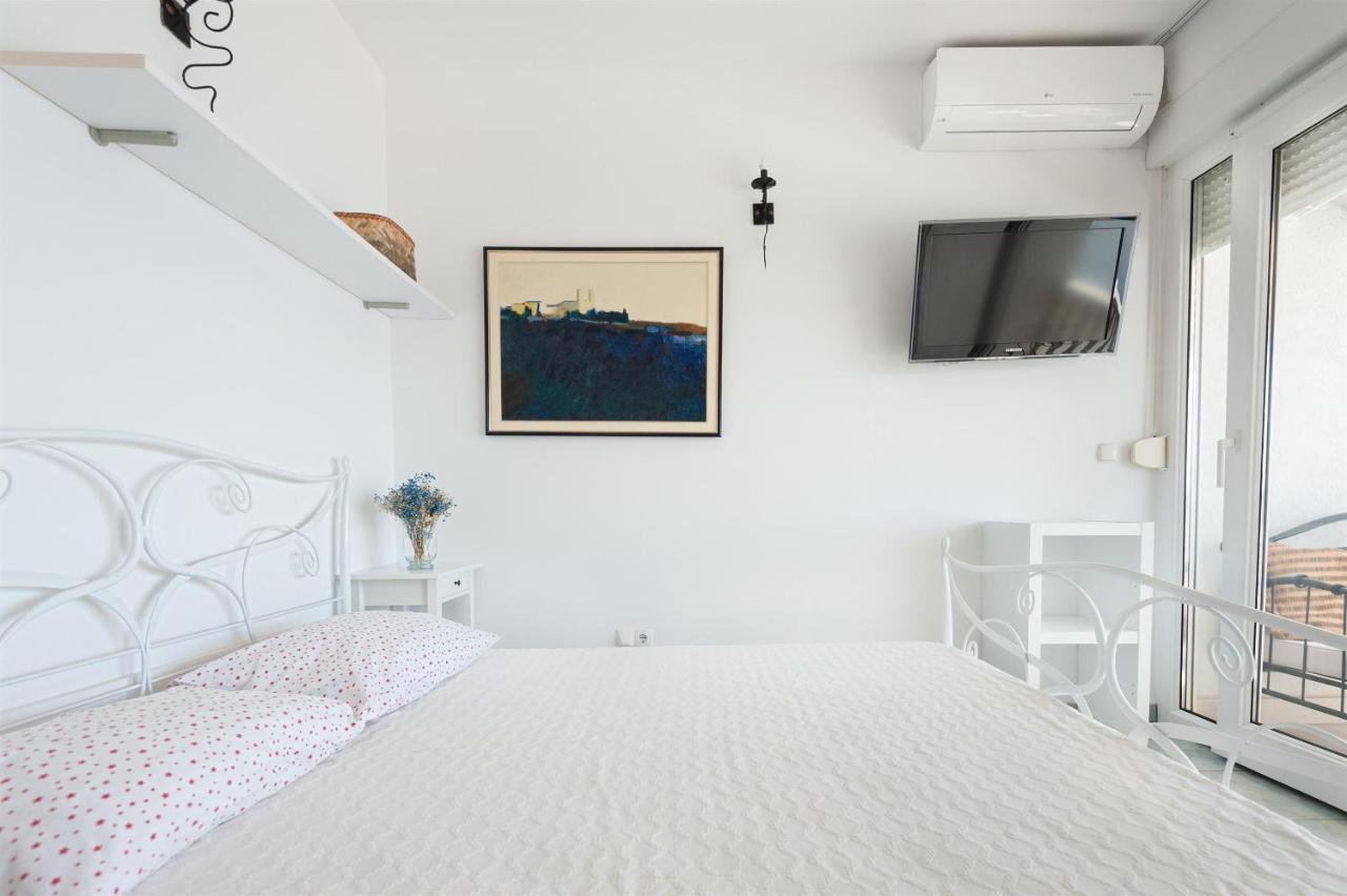 Apartments Gordana Lokva Rogoznica Ngoại thất bức ảnh