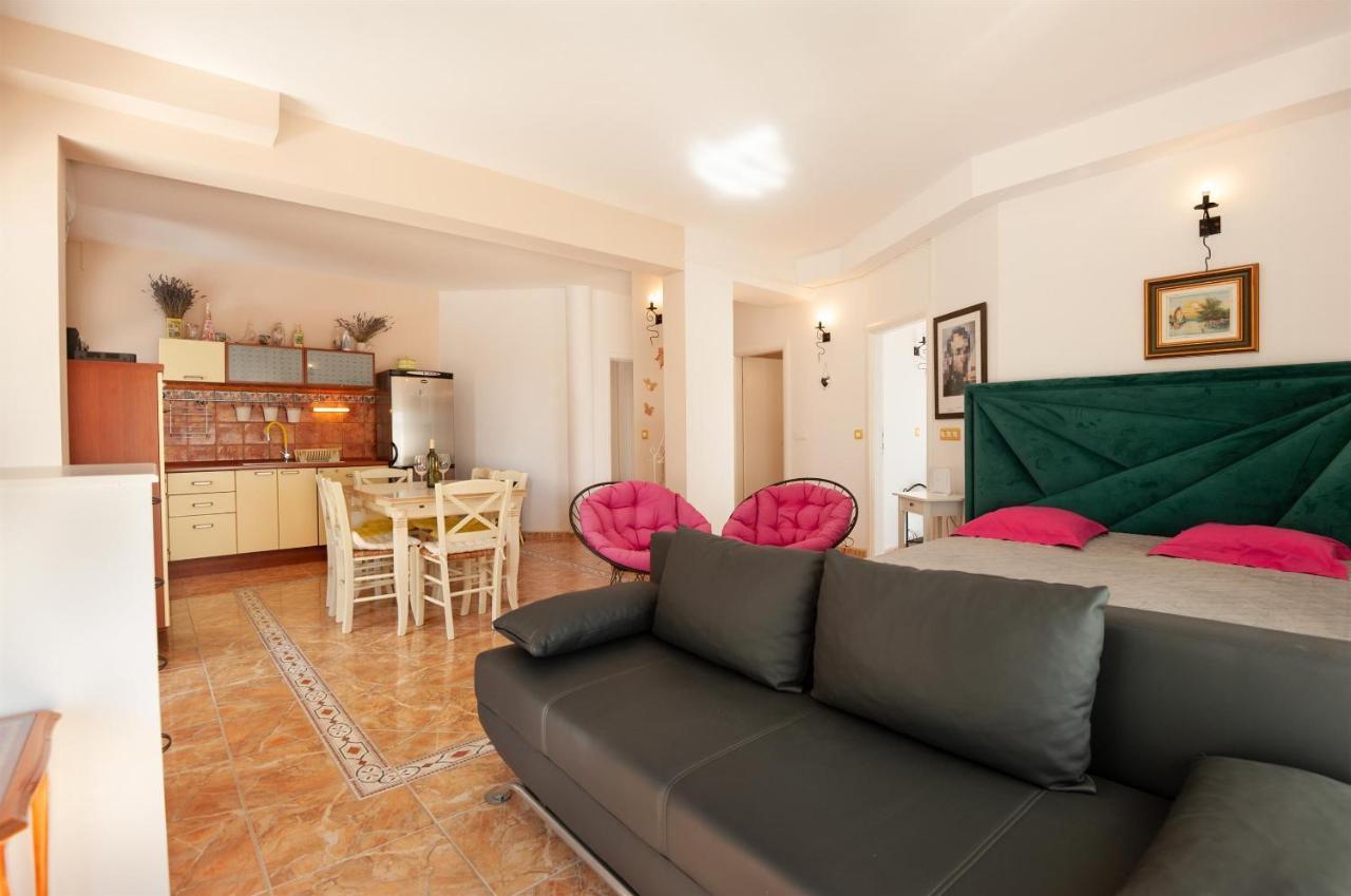 Apartments Gordana Lokva Rogoznica Ngoại thất bức ảnh
